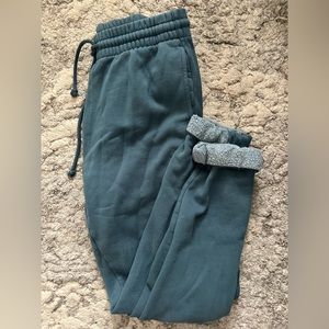 aritzia sweatpants